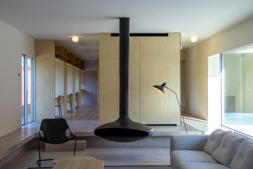 _E6P1228SALA