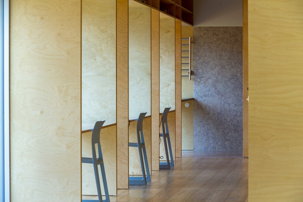 _E6P1232JΘNIOR SUITES