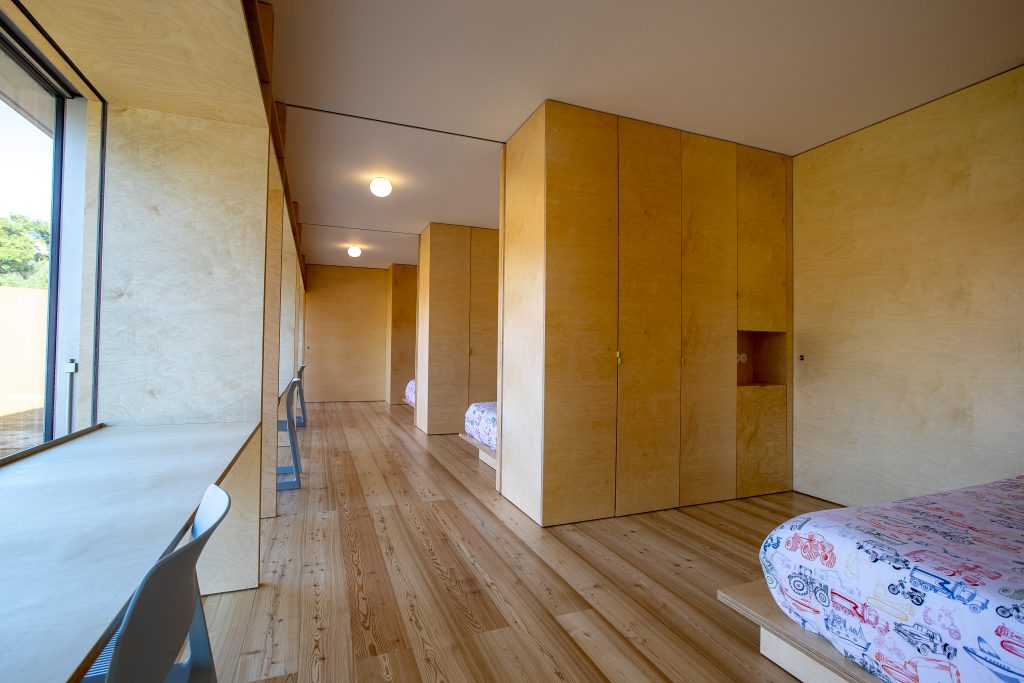 _SPM0234JΘNIOR SUITES