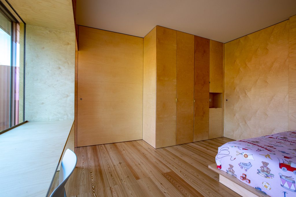 _SPM0276JΘNIOR SUITES