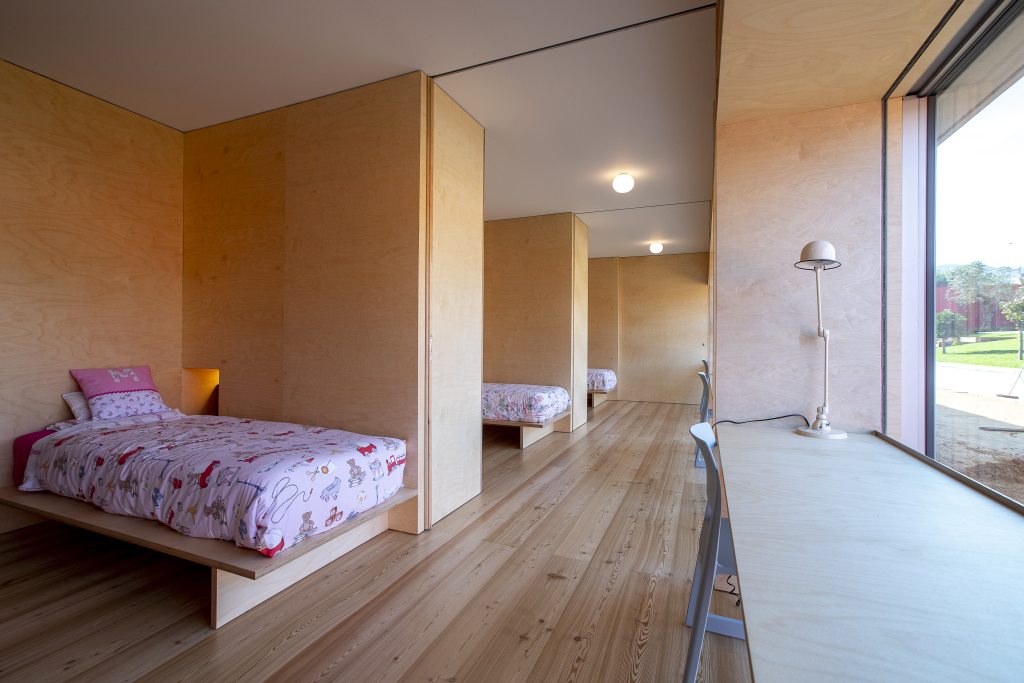 _SPM0293JΘNIOR SUITES