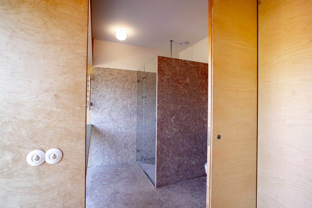 _SPM0299JΘNIOR SUITES
