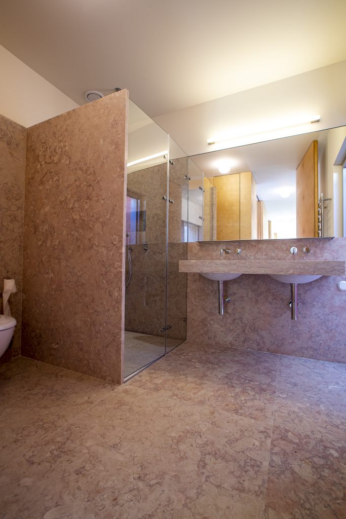 _SPM0352JΘNIOR SUITES